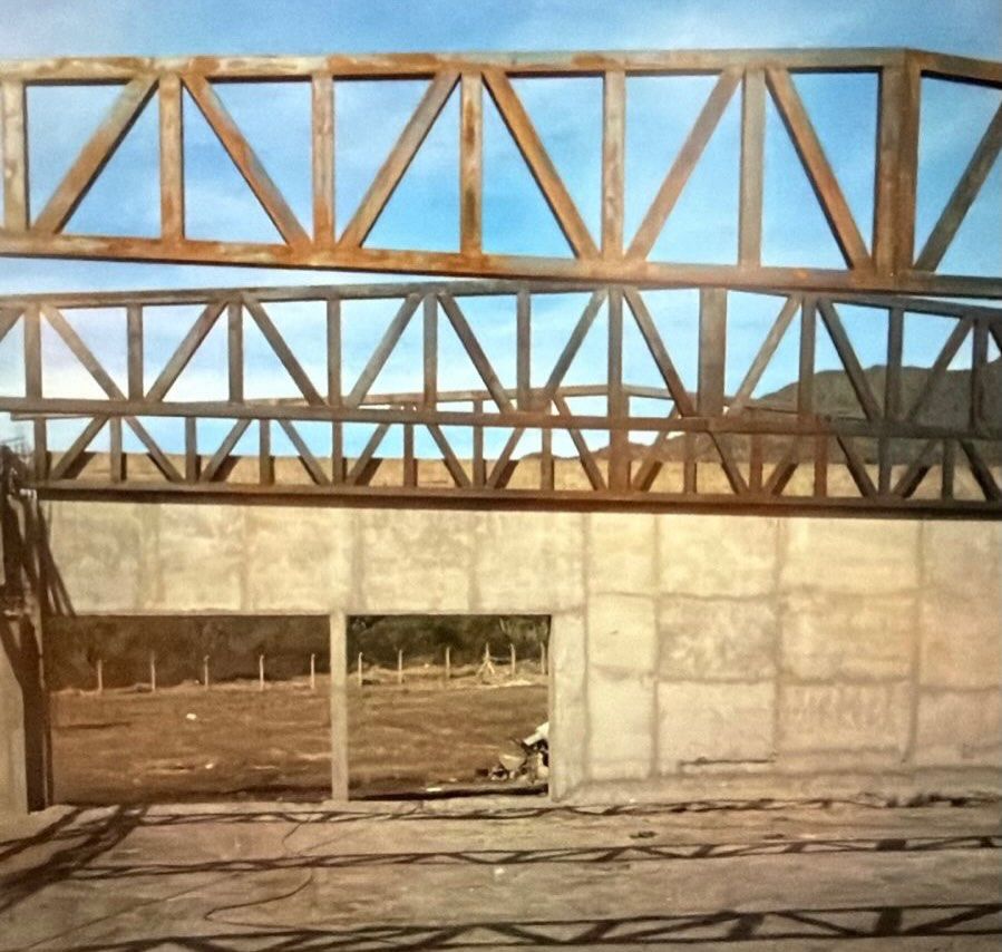 Obra de Le Park con paredes y cabriadas